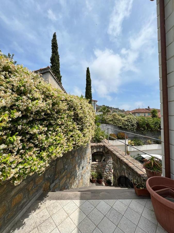 Appartato A 5 Minuti Dal Mare Apartment Imperia Exterior foto
